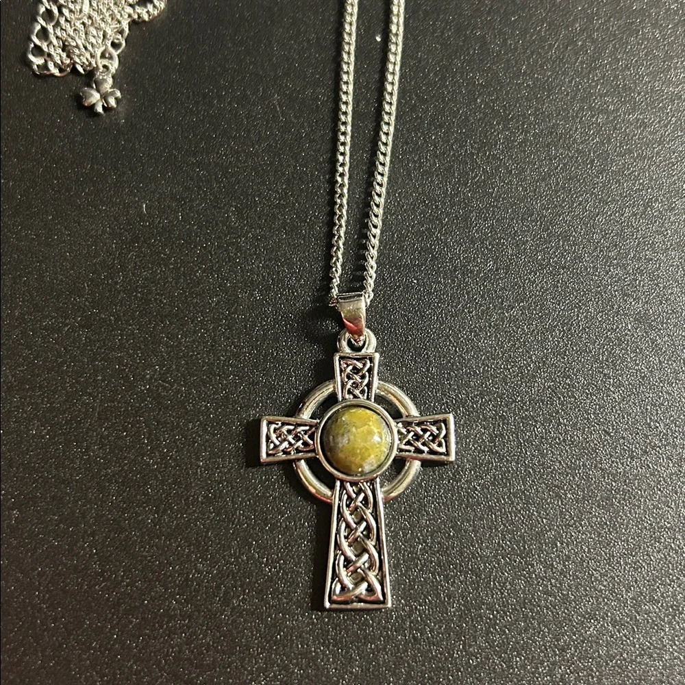 SILVER CONNEMARA MARBLE CELTIC‎ CROSS NECKLACE